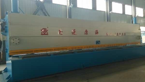 液压剪板机的使用寿命该如何正确有效的延长